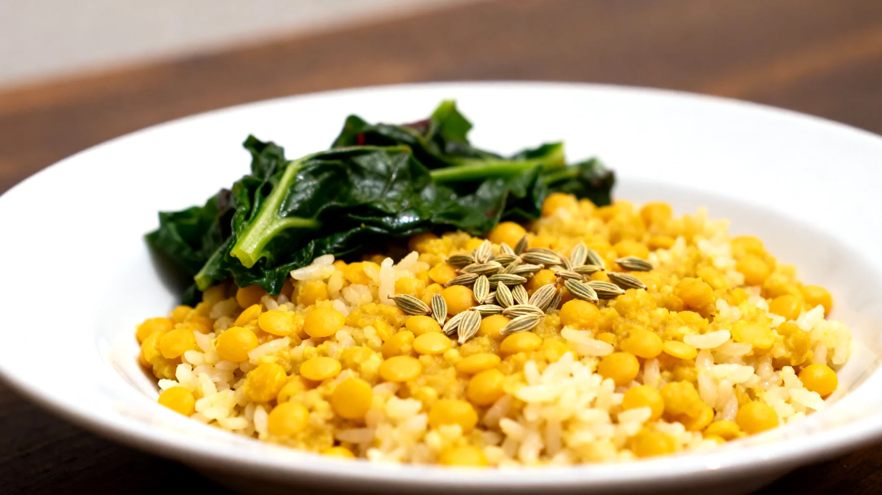 Kitchari mit Fenchelsamen und gedünstetem Mangold"
